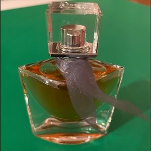 LA VIE EST BELLE EAU DE PARFUM SPRAY 1oz